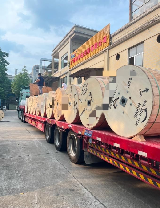 Werkseitig gelagerte Outdoor-Doppelarmierte GYTS53-96-Kern-Glasfaserkabel mit Doppelmantel G652D, Versand am selben Tag 12