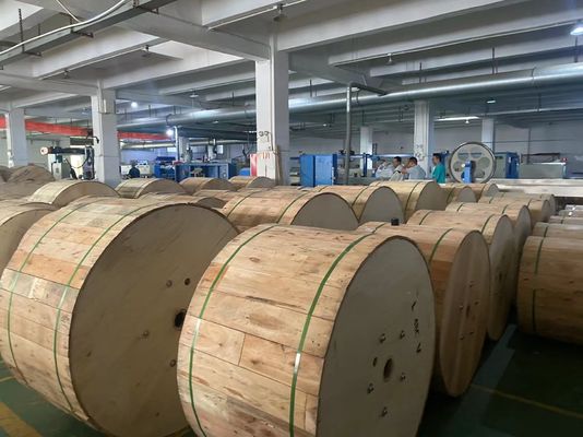 ADSS 12 24 48 Kernspannweite 100 m Luft-Außenfaseroptikkabel