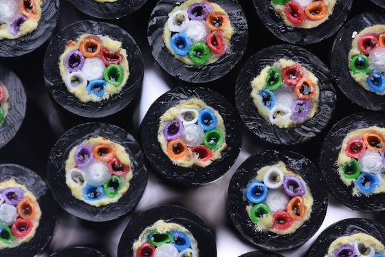 Warm verkauftes Einzelmodus-Faseroptikkabel 12 24 48 96 144 Kernfaseroptikkabel adss/asu/gyxtw/gyta für Kanal