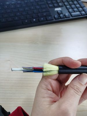 Obenliegende einzelne Jacke alle dielektrische selbsttragende ADSS-Spanne 200m 12 24 48 Kern Fibra-optisches Kabel